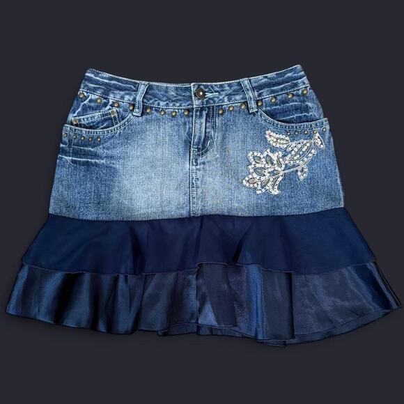 VTG Y2K Freebird Blue Denim Sequin Floral Embroidered Ruffle Hem Mini Skirt 24 - Picture 1 of 7